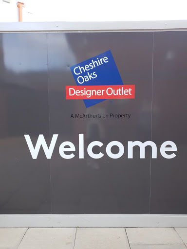 Henri Lloyd Cheshire Oaks - Thumbnail