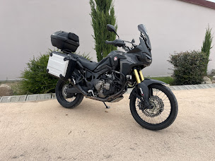 Photo n°10 de Étape moto à Figari (Service de location de scooters)