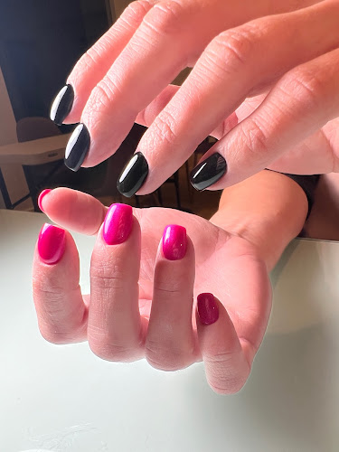Gail’S Nails interior view