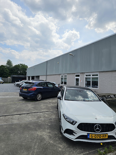 Henk van Hout Cars BV - Thumbnail