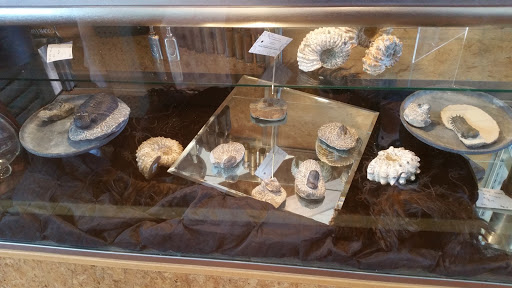 Spring Hill Antique Mall - Thumbnail