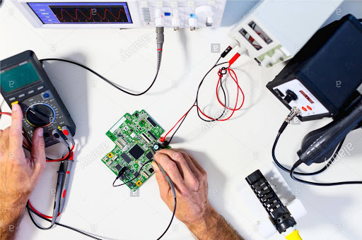 Il Tecnico Elettronico