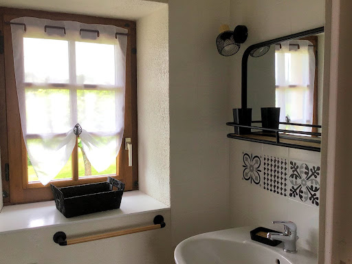 Photo de L 'Arche: Gîte - Chambres d'hôtes à la campagne, avec piscine, idéal randonnés, proche Sarlat et Grottes de Lascaux, Dordogne à Proissans (24200)