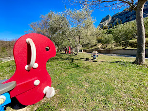 Photo n°10 de Mairie de Moustiers-Sainte-Marie à Moustiers-Sainte-Marie (Hôtel de ville)