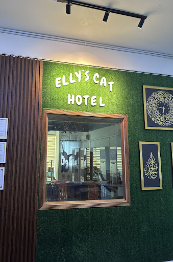 Cat Hotel & Spa - Elly’s Paw Station