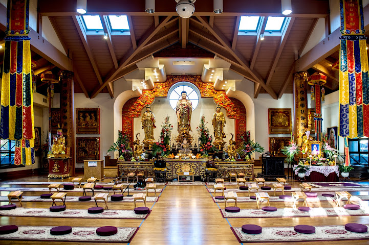 Đức Viên Buddhist Temple by null