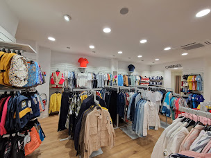 Photo n°2 de À l'Ombre Des Marques | Saint-Étienne à Saint-Étienne (Boutique d'articles de mode)