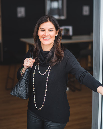 Hillary Landau | The Hillary's Homes Team | Compass - Thumbnail