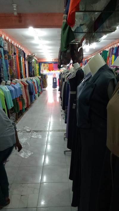 Photos of Toko Ratana 2 fashion