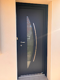 Photo n°6 de Clair de Baie La Roche-sur-Yon – Menuiseries PVC - Alu - bois, Fenêtres, Portes, Volets... à La Chaize-le-Vicomte (Magasin de stores et de rideaux)