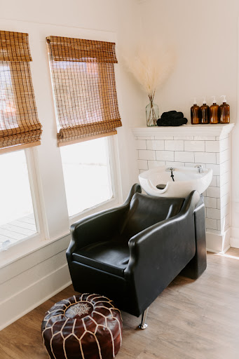 Golden Salon & Co. - Thumbnail