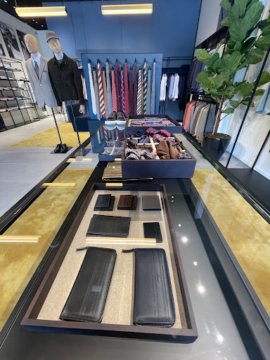 Brioni - Woodbury Common Premium Outlets - Thumbnail