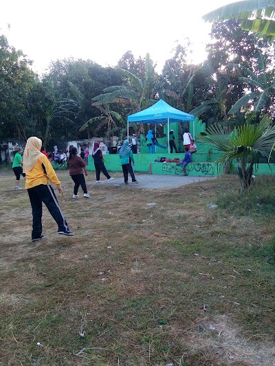Photos of Alun-Alun Warujayeng
