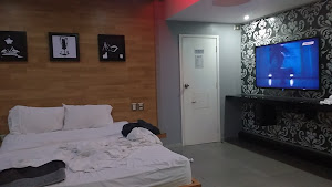 OREI PRIVATE SUITES 8