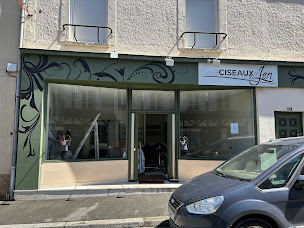 Photo n°3 de Les Ciseaux De Jen à Auneau-Bleury-Saint-Symphorien (Salon de coiffure)