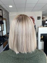 Photo n°7 de HAIR BY VICK à Saint-Just-Chaleyssin (Salon de coiffure)