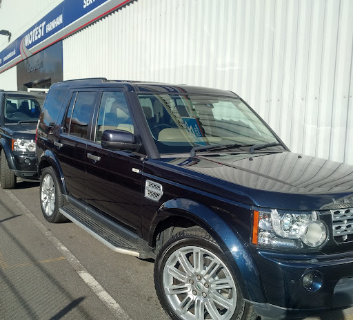 Jaguar Landrover Specialists - MOTEST Farnham Gallery - United Kingdom