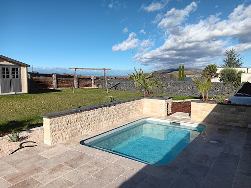 Photo de ESSENTIEL PISCINE ET SPA - ISSOIRE à Plauzat (63730)
