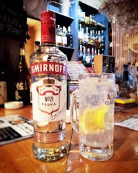 CAFE&BAR DocodemoDoor(ドコデモドア)