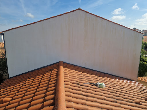 Photo de Aptel Rénovation - Couverture Peinture Maçonnerie Élagage Tonnay-Charente à Aytré (17440)