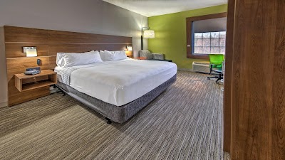 Holiday Inn Express & Suites Crossville