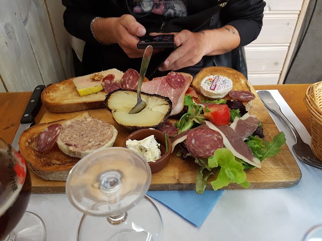 AU FEU DE BOIS
