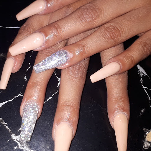 J Nails( nails & lashes)