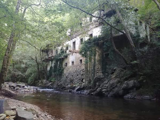Balneario abandonado de Fontoria El Puelo