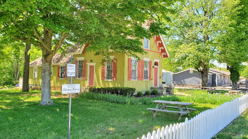 The Kissing House