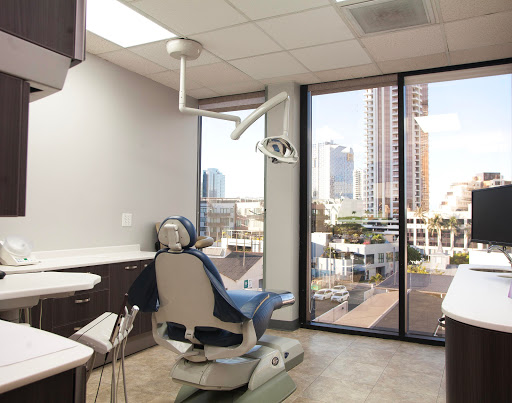 Kaka‘ako Smiles of Honolulu - Gerald Adachi, DMD