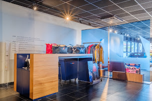 Photo n°4 de ALPINE STORE NICE - RRG à Cagnes-sur-Mer (Concessionnaire de voitures de course)