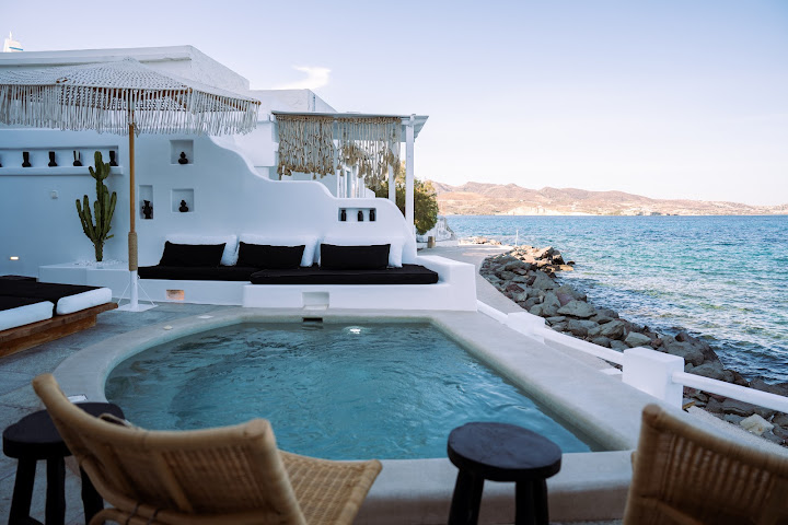 Captain Zeppos Suites & Villa by null