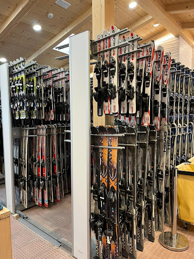 Alquiler de material de esquí y snowboard. Valdesquí - Thumbnail