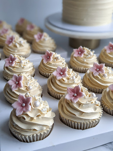 Butterbee cakes - Thumbnail