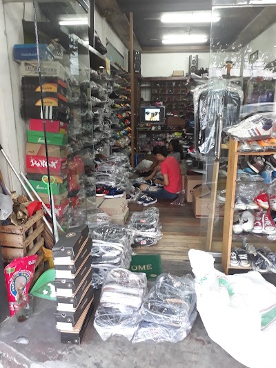 Photos of AMOZA SEPATU