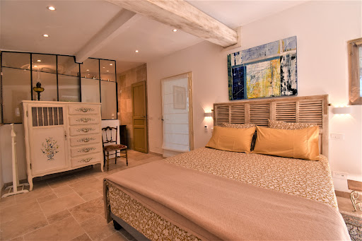 Photo de Le Grand Bois | Location gîte, chambres d'hôte Nice avec piscine. à Colomars (06670)