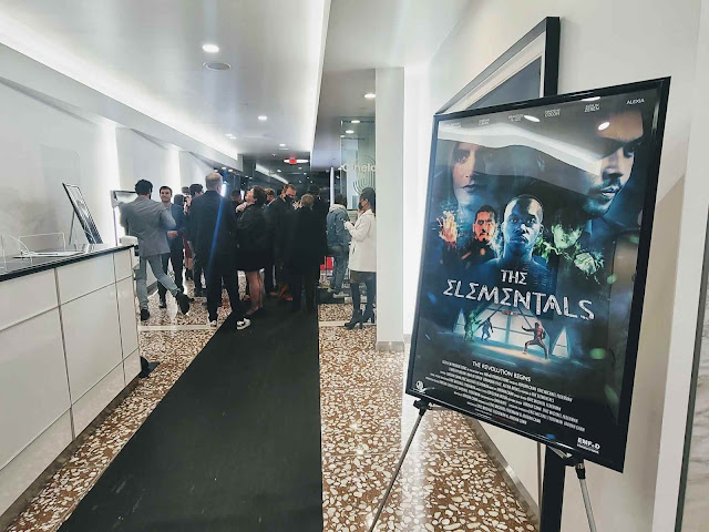 Cinelounge Sunset by null