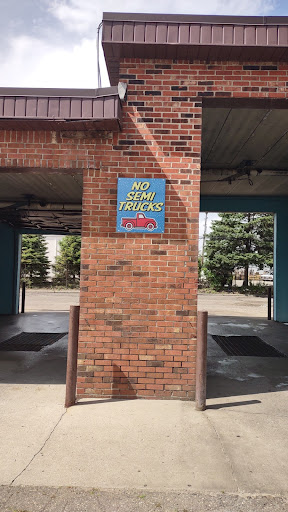 Ryan Road/Uncle Ernie’s Car Wash - Thumbnail