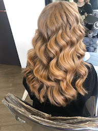 Photo n°7 de Salon de Coiffure Romy Ferreir à Cergy (Salon de coiffure)