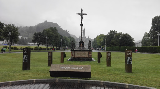 Souvenirs-Lourdes - Thumbnail