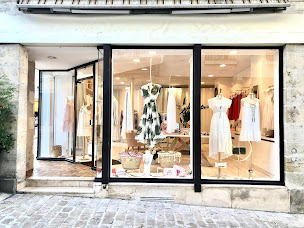 Photo n°1 de Salon des Demoiselles à Loches (Magasin de vêtements pour femmes)