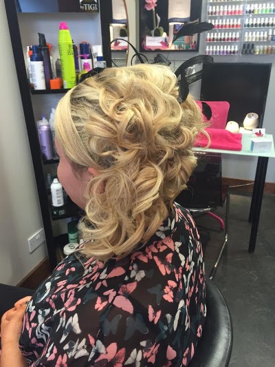 Photos of Hair Dot Comb