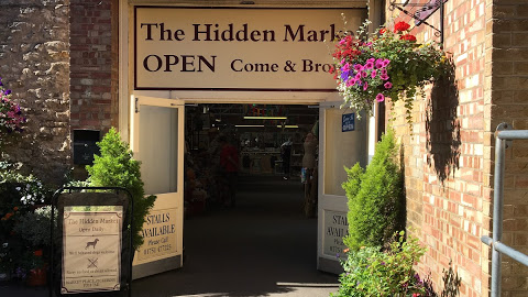 The Hidden Market Logo