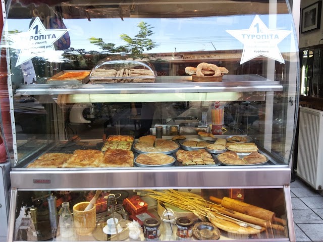 Παραδοσιακό μπουγατσατζίδικο "Μπαντής" (Bougatsa Bantis)