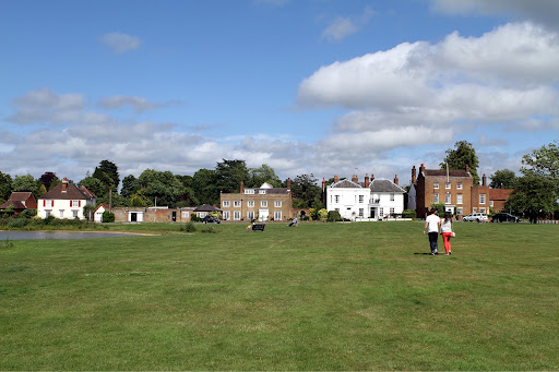 Hamptons Estate Agents Gerrards Cross - Thumbnail