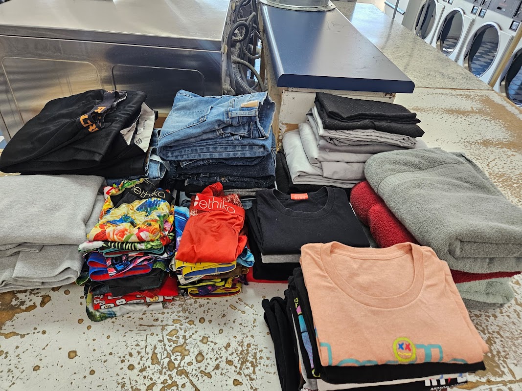 Daily Wash 24Hr Laundromat facility with washing machines in Springfield