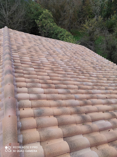 Artisan Fonces Rénovation - Couvreur Libourne Gironde - Rénovation Toiture - Remaniement Réfection Gouttière Velux Fuite Urgence Devis Gratuit