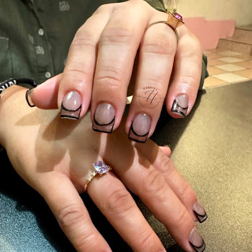 Hakuna Nails - Visual