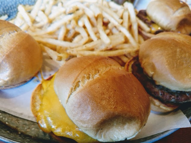 Claim Jumper Restaurants