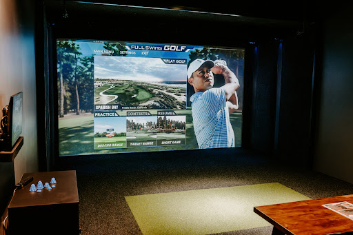 Links and Drinks Indoor Golf Bar - Thumbnail
